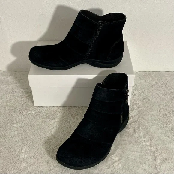 Clarks Christine Sway Black Suede Ankle Boots Women’s Size 7M Dual Zippers - Picture 1 of 10